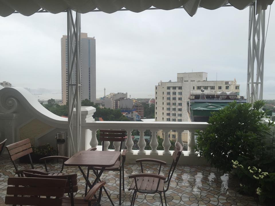 34307618_2053221631667437_1469186876056272896_n